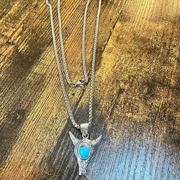 Boho Turquoise-Embellished Cow Skull Chain Necklace: 18" Sterling Silver Elegan - Picture 7 of 11